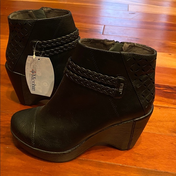 JBU Black Ankle Boots - Picture 4 of 4